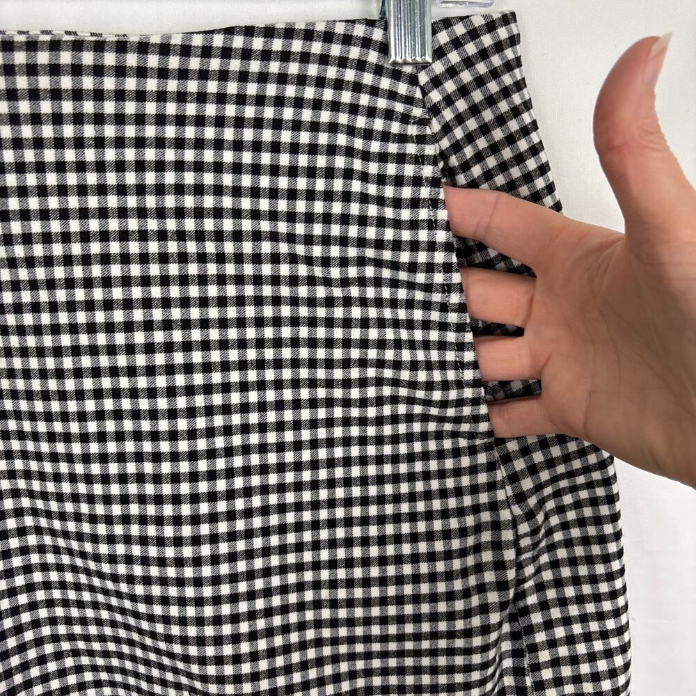 Urban Outfitters Size Medium Gingham Mini Skirt Black White Preppy - Picture 2 of 12